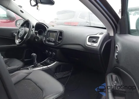 2018 Jeep Compass Latitude Fwd z USA, uszkodzony, nr VIN 3C4NJCBB8JT287188